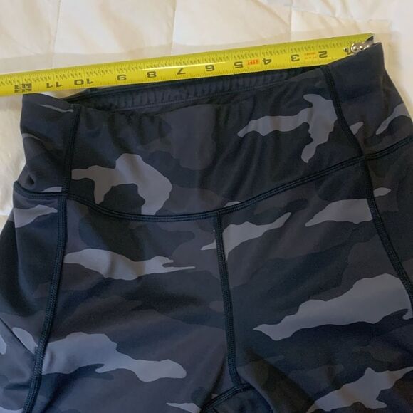 Athleta stash pockets, Black Camouflage Leggings, small - Picture 11 of 12